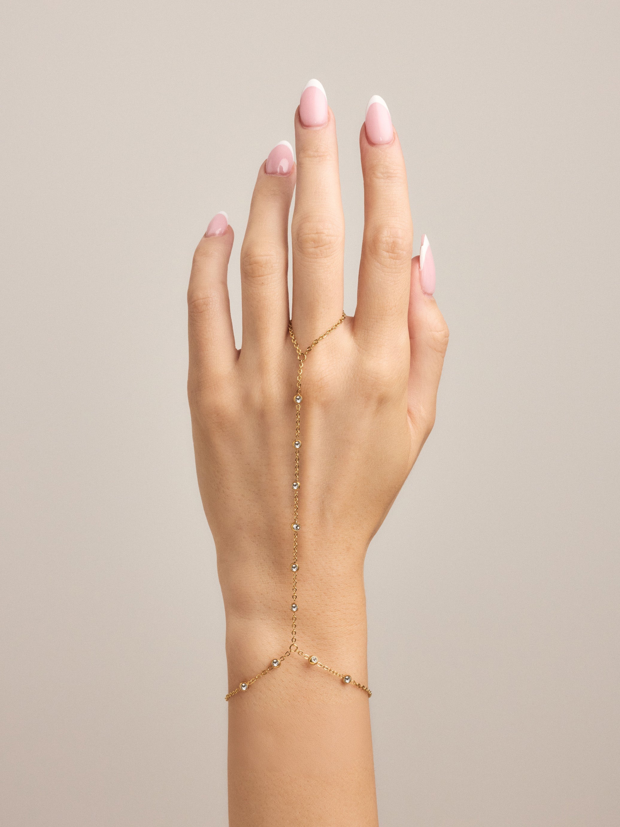 Amoura Hand Chain