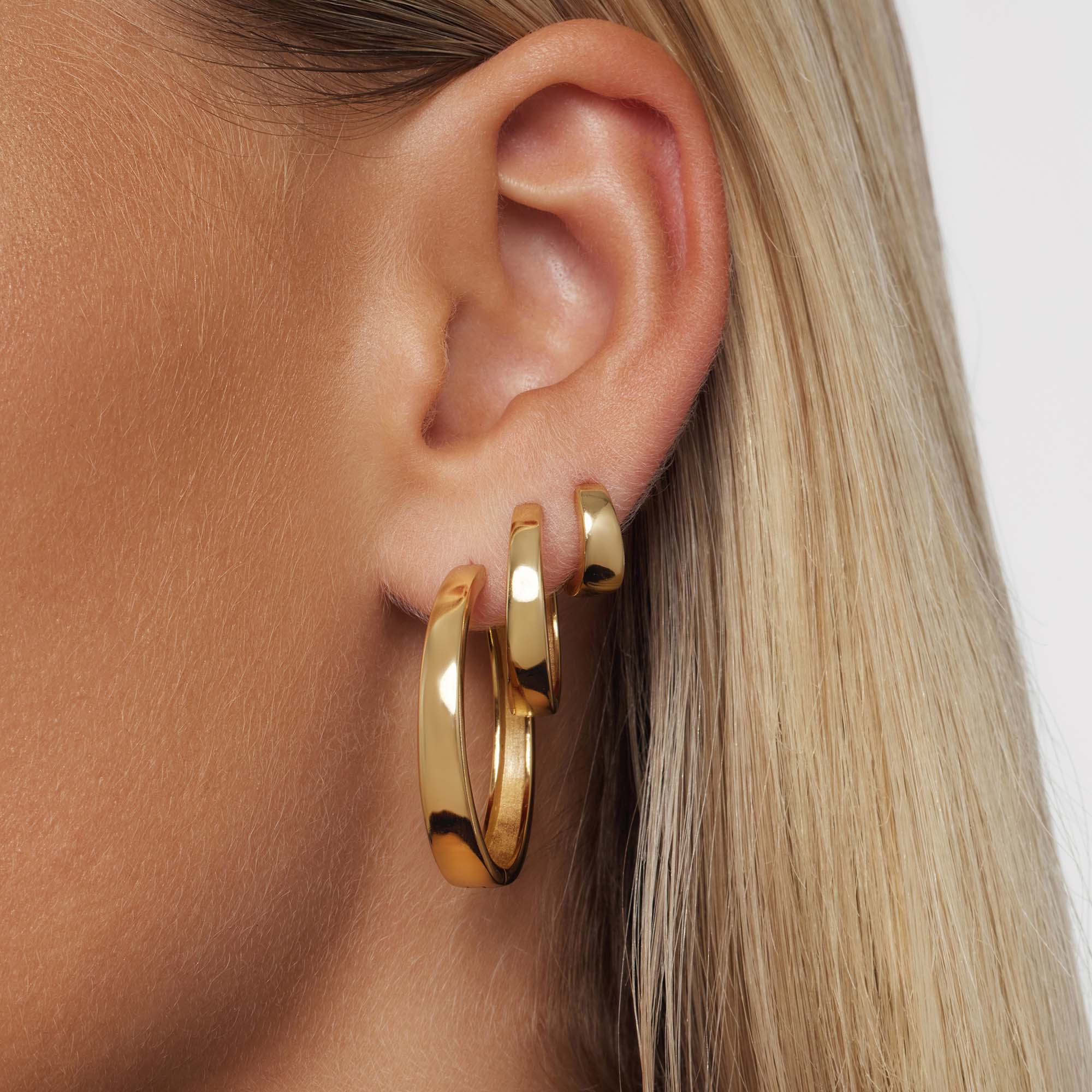 Gia Gold Rings - Elegance and Style