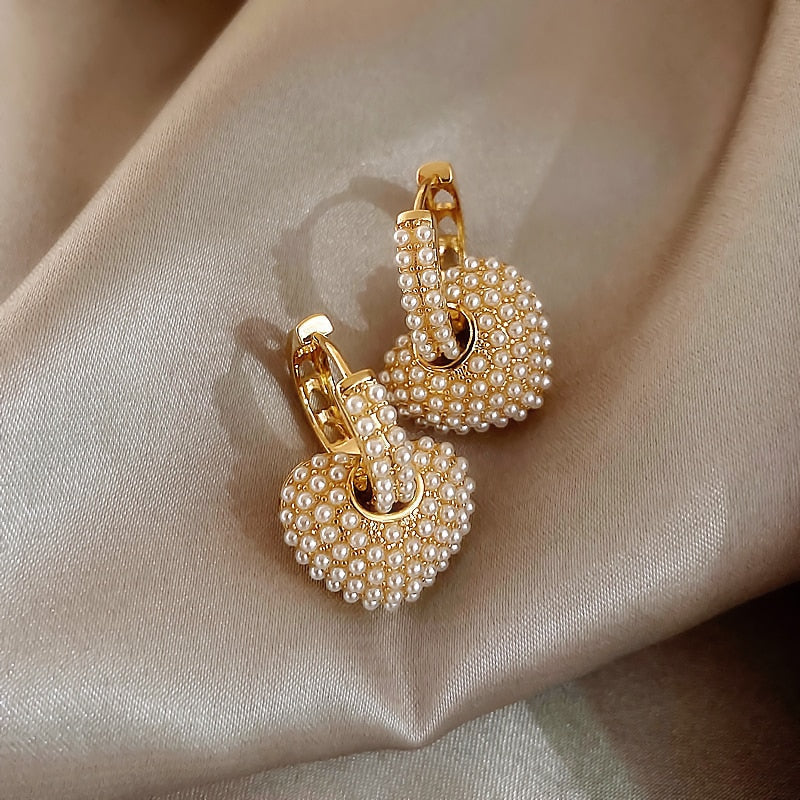 Yuli Pearl Earrings with Heart Motif
