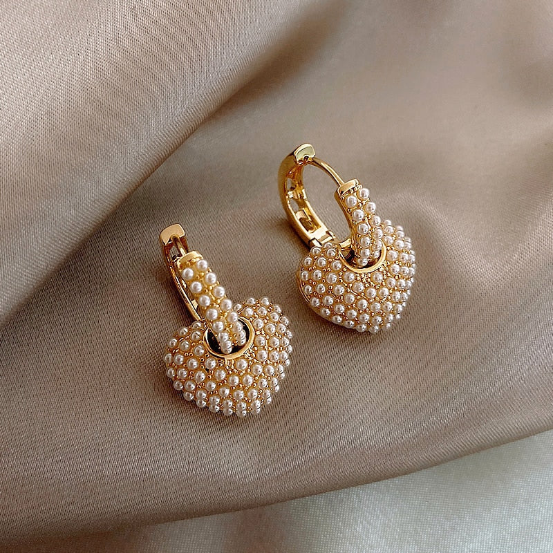 Yuli Pearl Earrings with Heart Motif