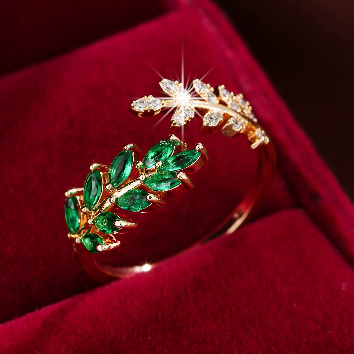 Vivara Saphielle Ring | Gold