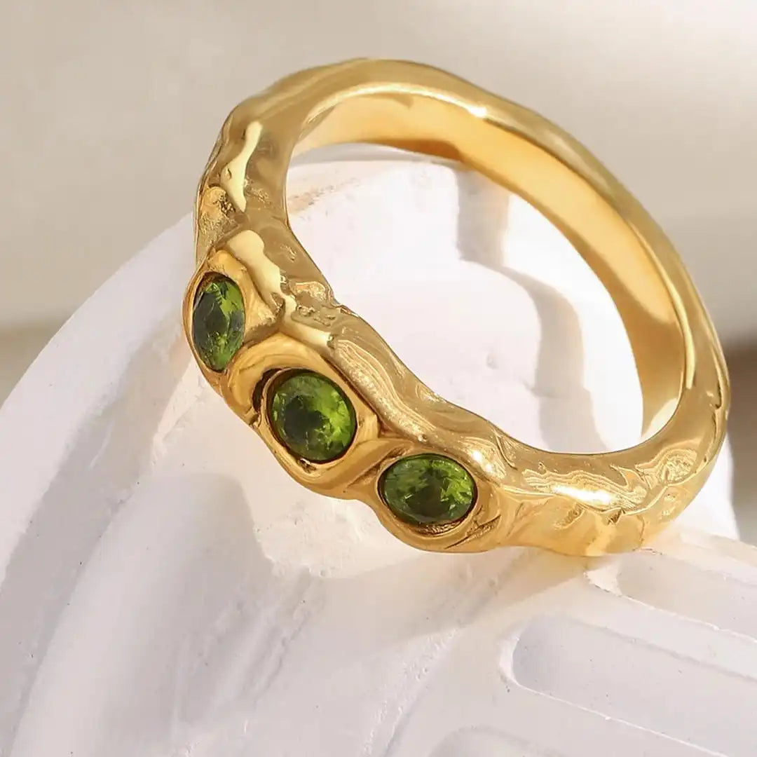 Vintage Golden Inlaid Gemstone Ring