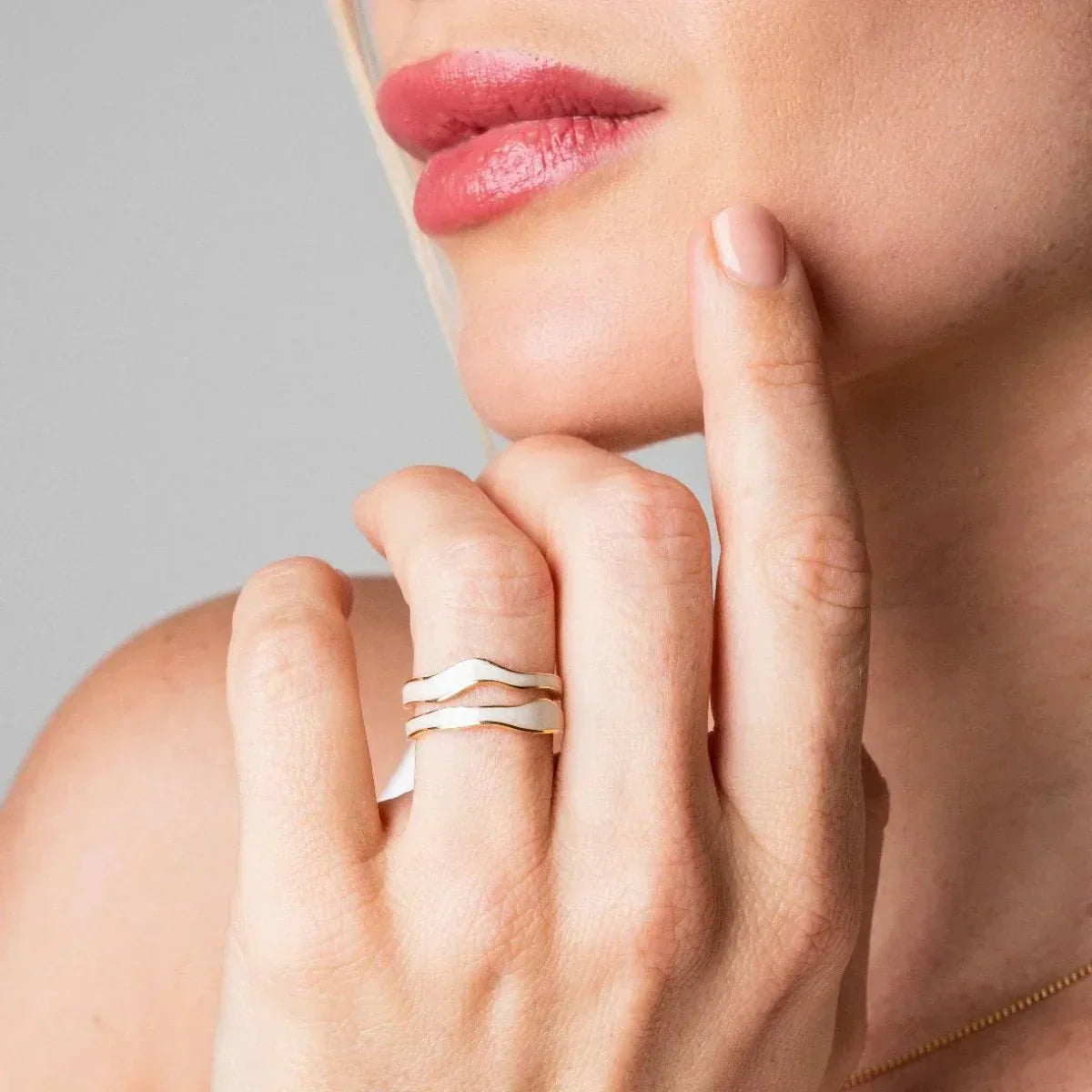 Abstract Mother of Pearl Adjustable Ring 18K Gold Plated