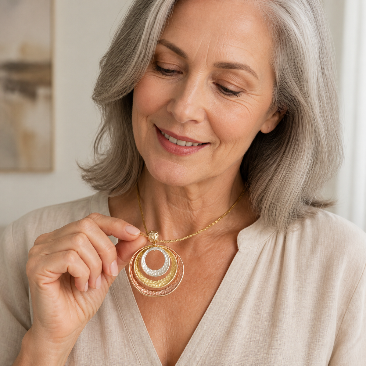 Artistic Layered Circle Pendant Necklace