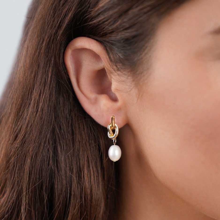 Gold Earrings with Freshwater Pearls