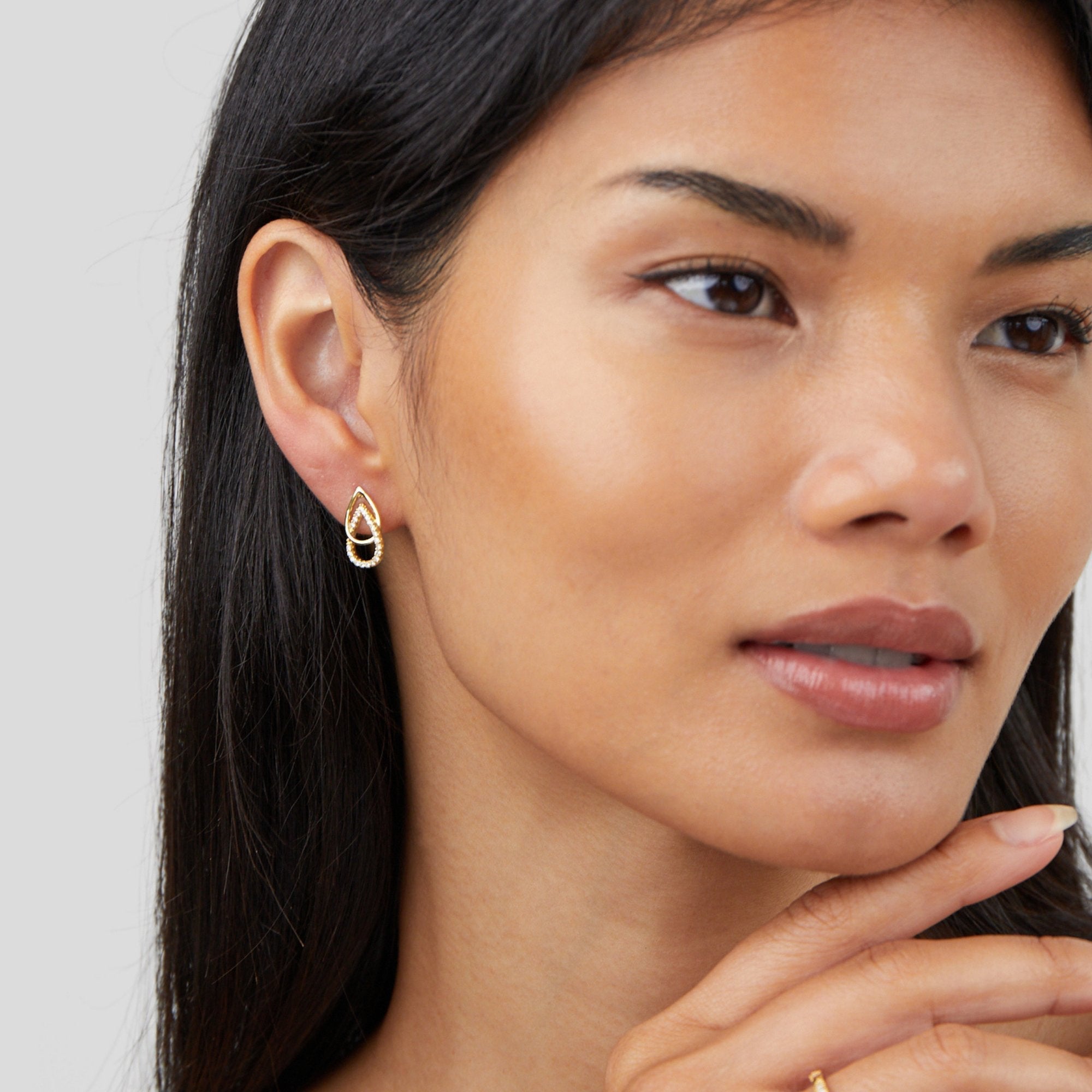 LILLI Drop Earrings