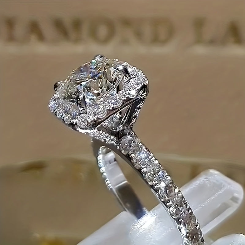 White Gold Charming Inlaid Zirconia Ring