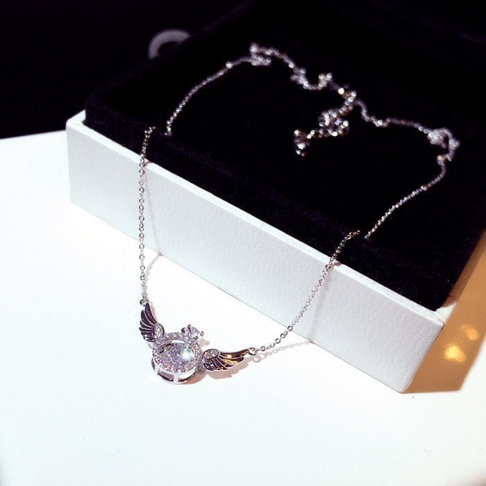 Julia - Wings Necklace