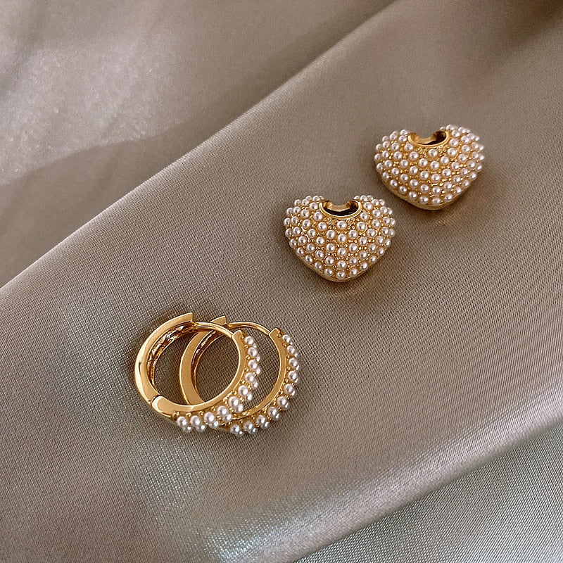 Yuli Pearl Earrings with Heart Motif