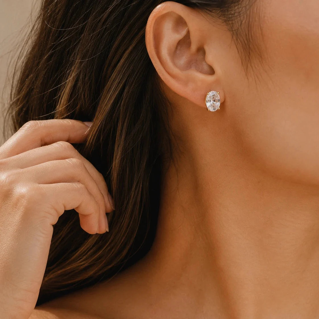 Shimmering Zirconia White Gold Stud Earrings